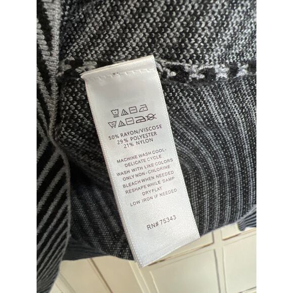 NWT Tahari size XS gray and black sweater - Picture 3 of 3